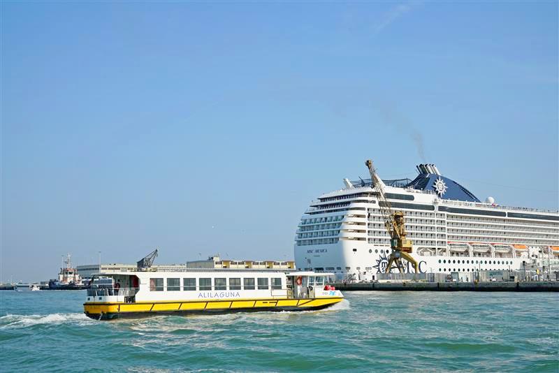 AliLaguna im Hafen in Venedig