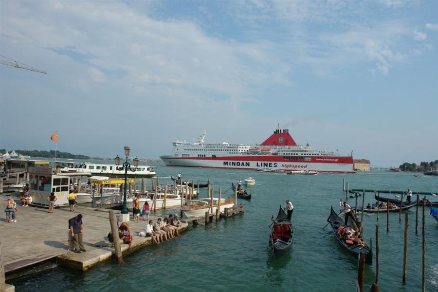 Venedig Kreuzfahrt Schiffe Bild 1400