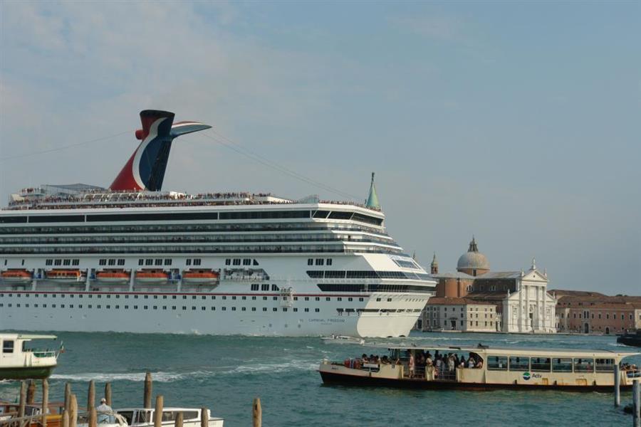 Venedig Kreuzfahrt Schiffe Bild 4700
