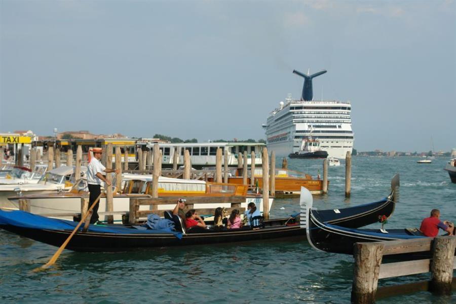 Venedig Kreuzfahrt Schiffe Bild 5400
