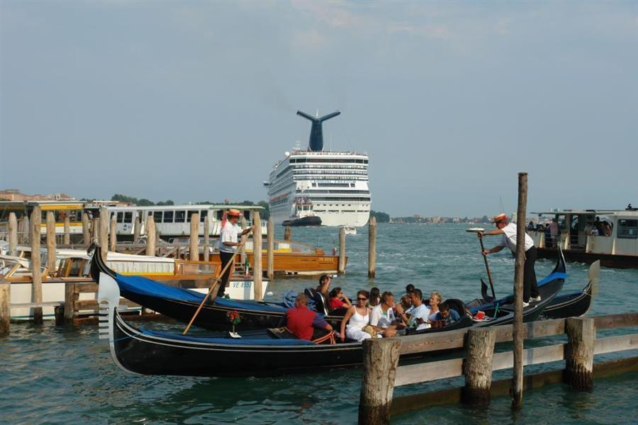 Venedig Kreuzfahrt Schiffe Bild 5500