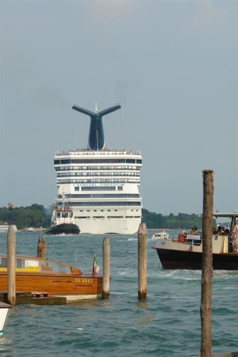 Venedig Kreuzfahrt Schiffe Bild 5600