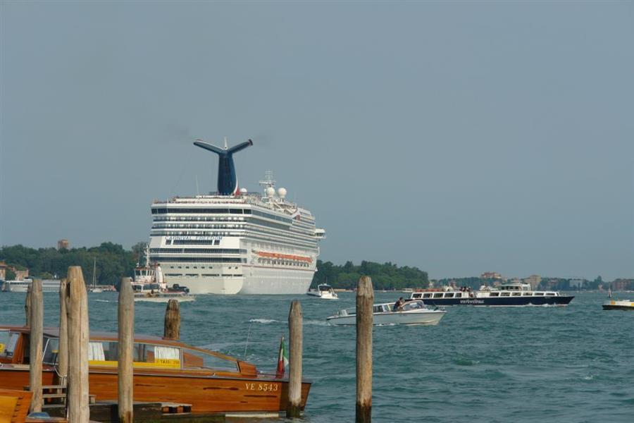 Venedig Kreuzfahrt Schiffe Bild 5900