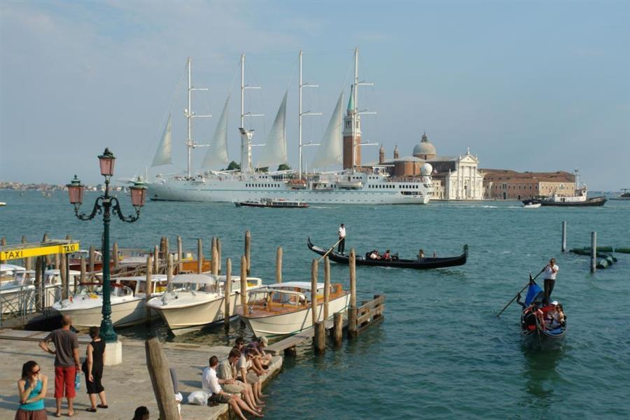 Venedig Kreuzfahrt Schiffe Bild 7700