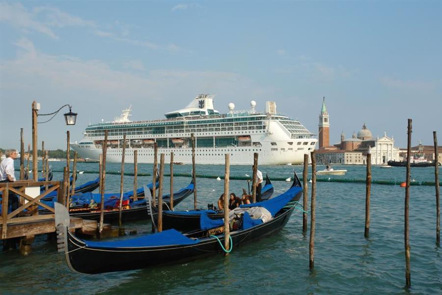 Venedig Kreuzfahrt Schiffe Bild 15000