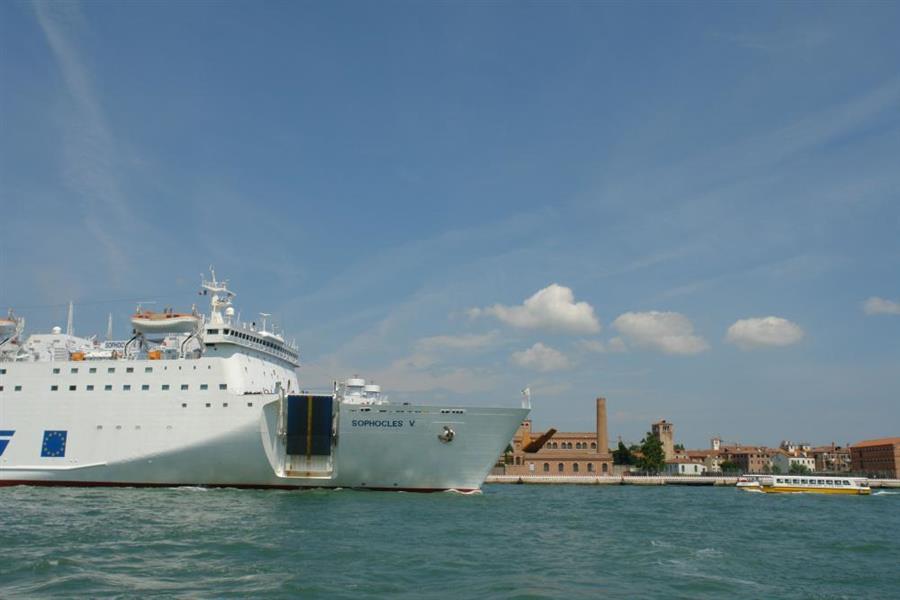 Venedig Kreuzfahrt Schiffe Bild 16000