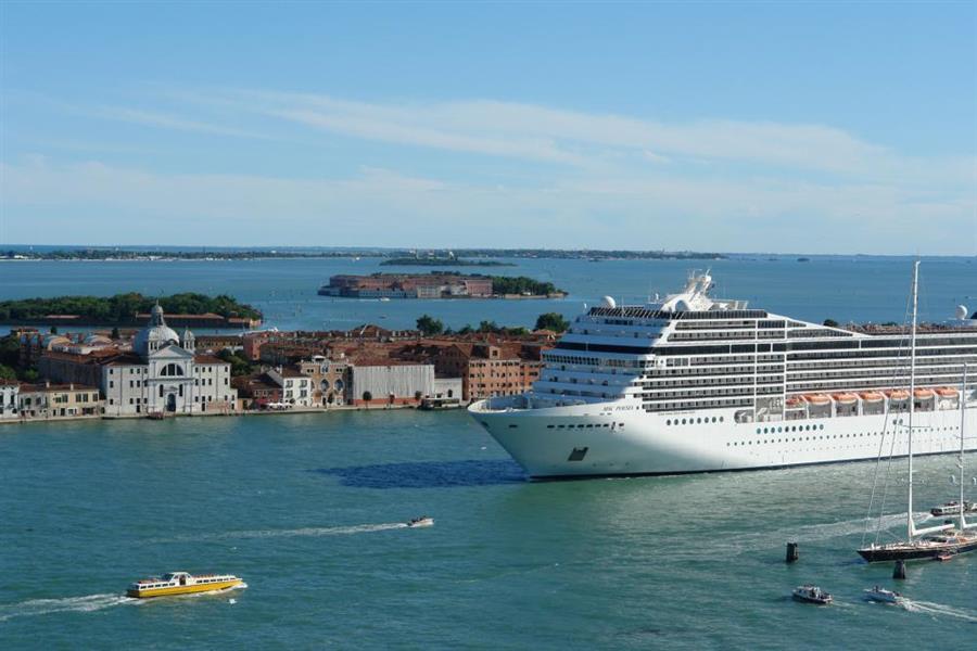 Venedig Kreuzfahrt Schiffe Bild 21700