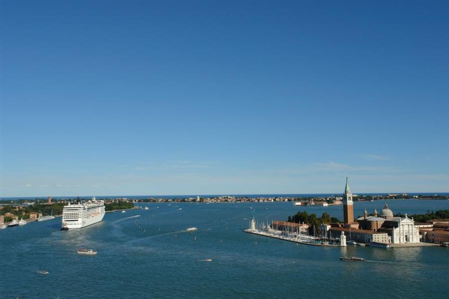 Venedig Kreuzfahrt Schiffe Bild 25000