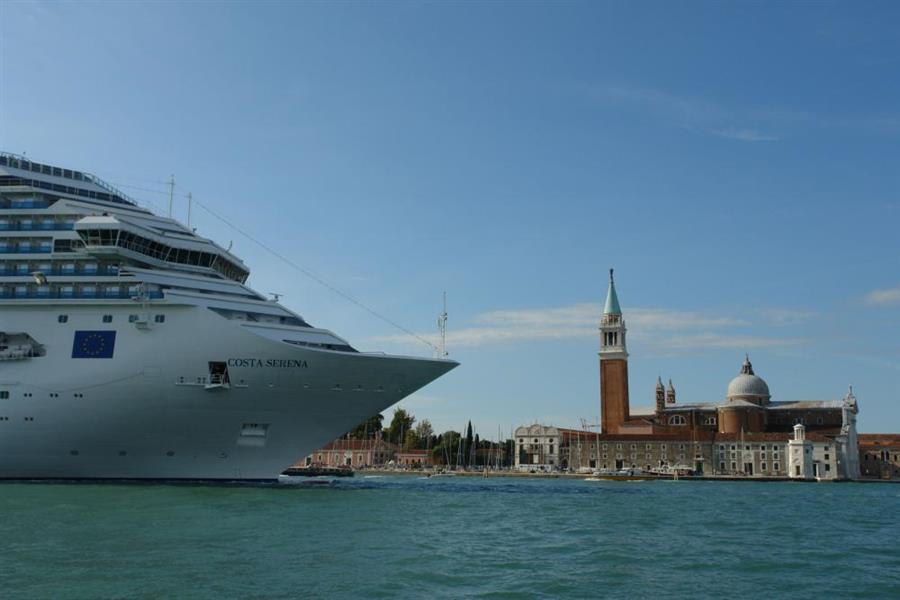 Venedig Kreuzfahrt Schiffe Bild 33000